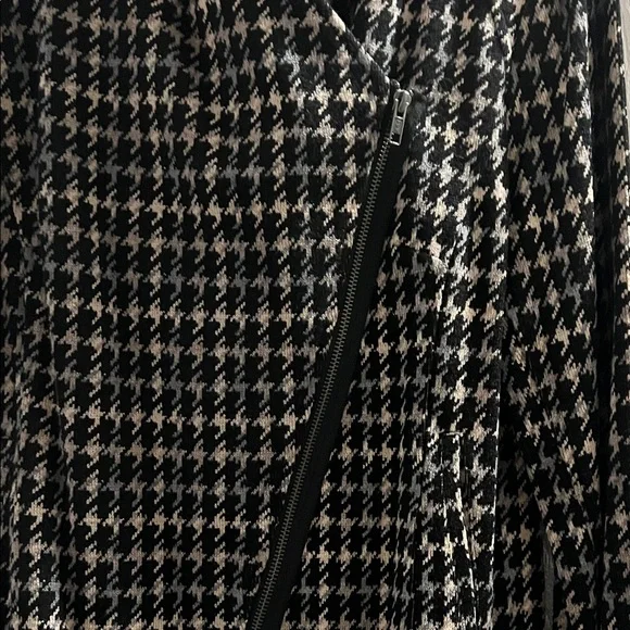 Kut from the Kloth Women's Houndstooth Blazer - Picture 3 of 3